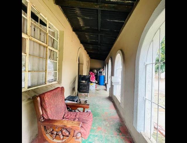 13 BEDROOM HOUSE FOR SALE IN BOKSBURG NORTH